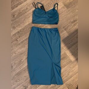 NWT beautiful 2 piece skirt, L